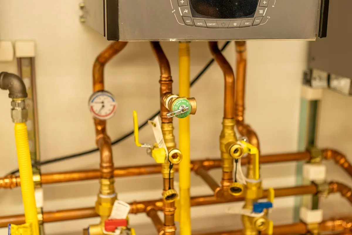 Licensed technician providing Sewer Cleanout for a homeowner in Lincoln Village